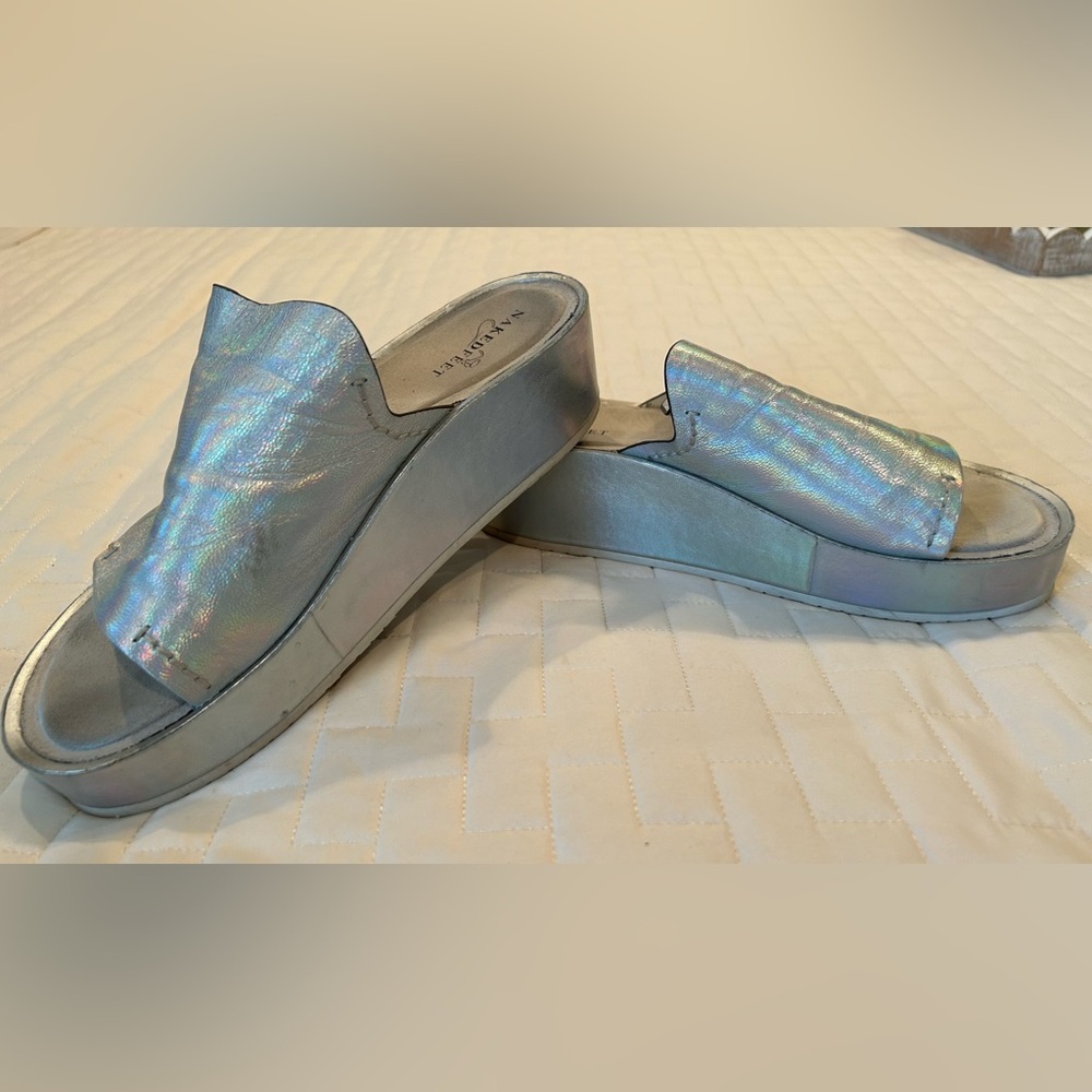 Naked Feet Reno Iridescent silver.